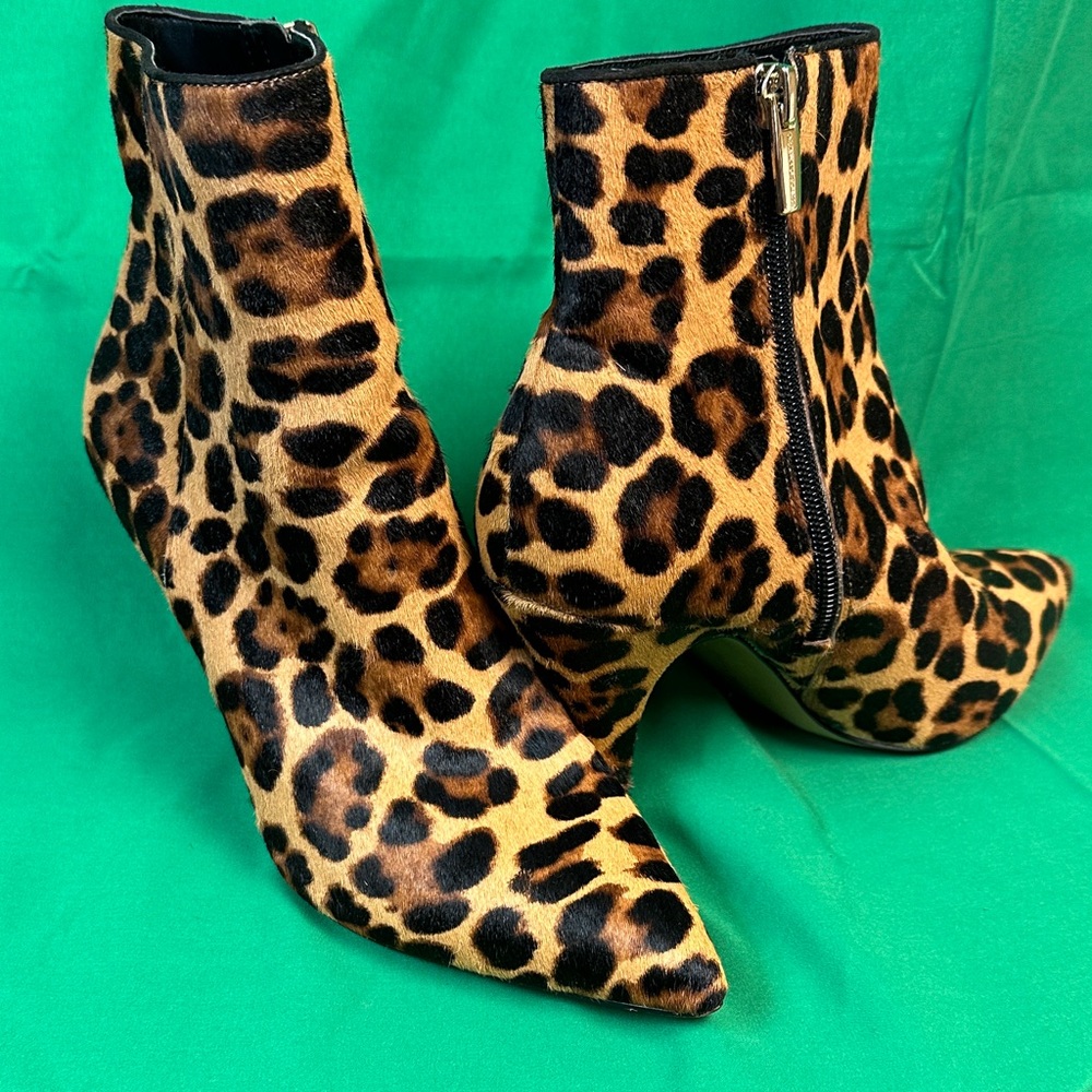Vince Camuto Leopard print booties